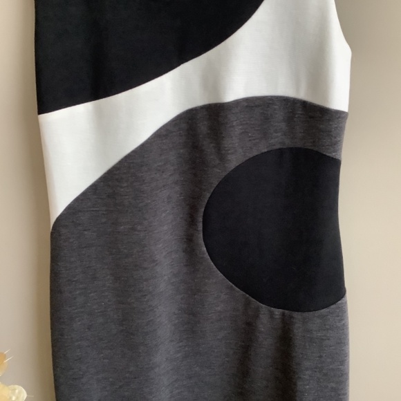 🦋3/$20 Colour Block Sleeveless Knit Dress - Picture 5 of 5